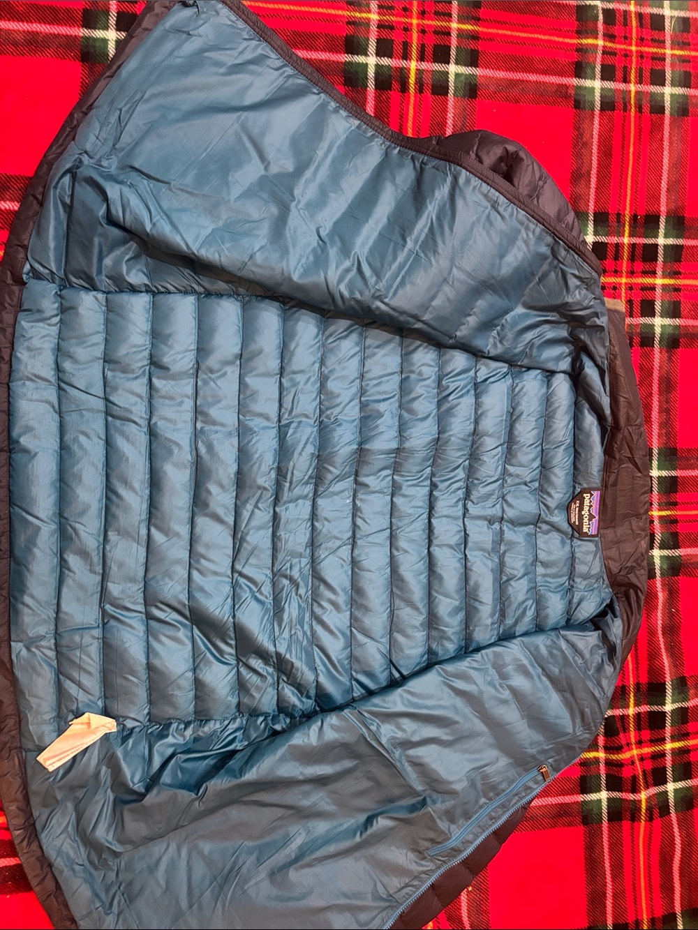 Patagonia Men's Black Quilted Insulated Jacket with Blue Trimsize xxl - Picture 10 of 10